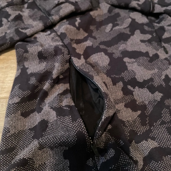 Lululemon Run Briskly 1/2 Zip (Heritage Camo Jacquard Black Lunar Rock) - Picture 9 of 12